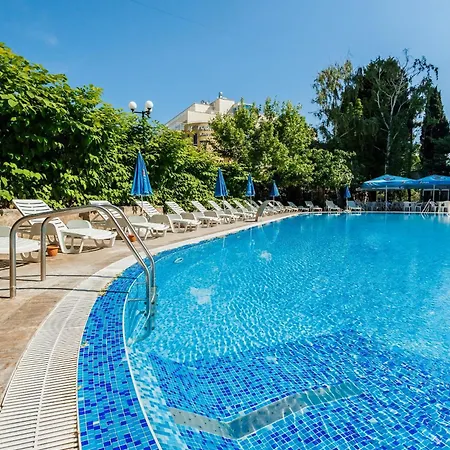 Arsenal Hotel 2*