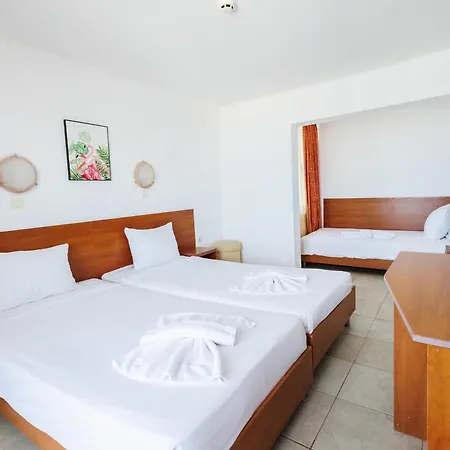 Hotel Arsenal 2*