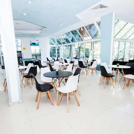 Hotel Arsenal 2*