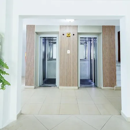 Hotel Arsenal 2*